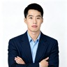 广州白云区玻璃中工两名,有基本安装工具,断桥窗外玻璃破碎,需要贴透明胶纸,操作必须佩戴安全绳。玻璃尺