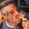 286天，280/天，全坐班，普通工衣，，生产苹果耳机