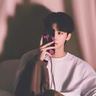 收银员2名,服务员2名